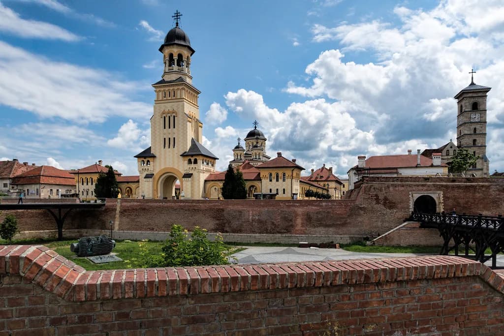 Alba Iulia Map: The Citadel, Cathedrals and Lower Town