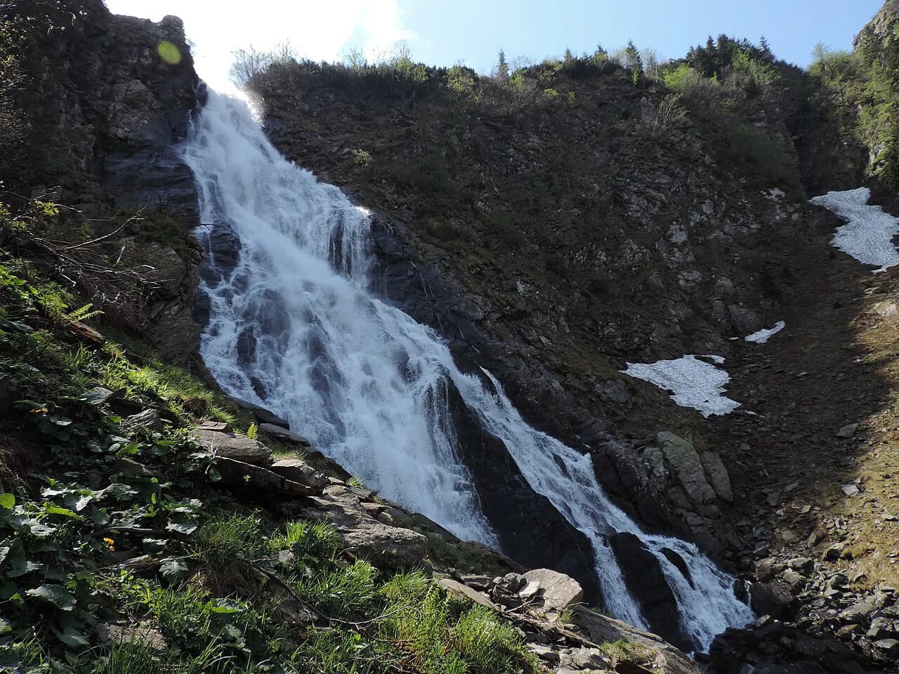 Bâlea Waterfall: The Short Walk, the Cable Car and the Drive
