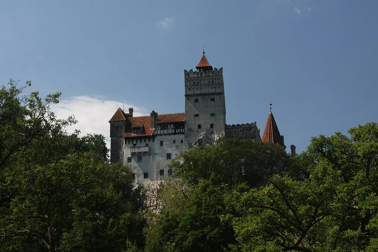 Bran Castle: What's Inside, How Long It Takes and the Dracula Story