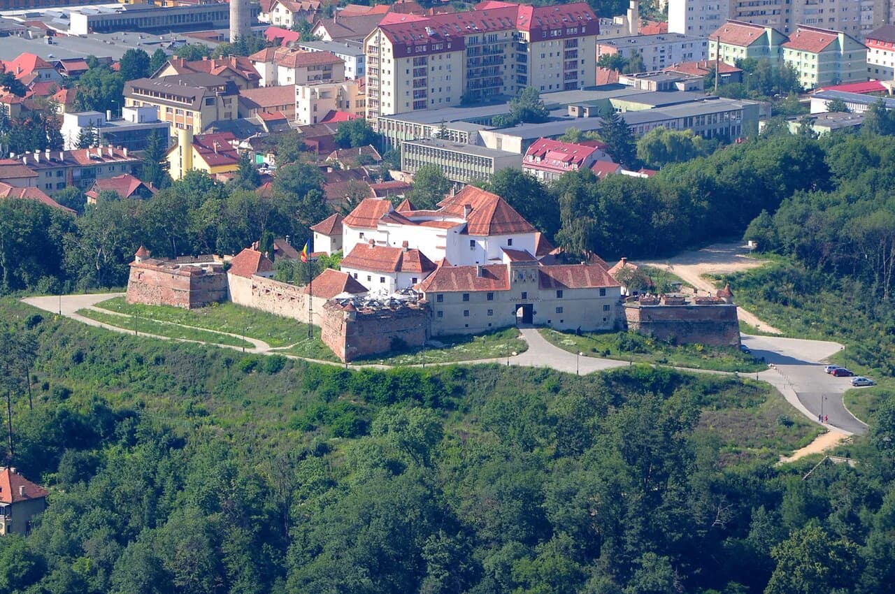 Brașov Citadel on Straja Hill: Visiting the Cetățuia