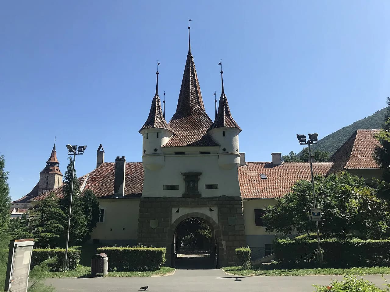 Brașov's Walls, Towers and Bastions: What Survives and How to Walk Them