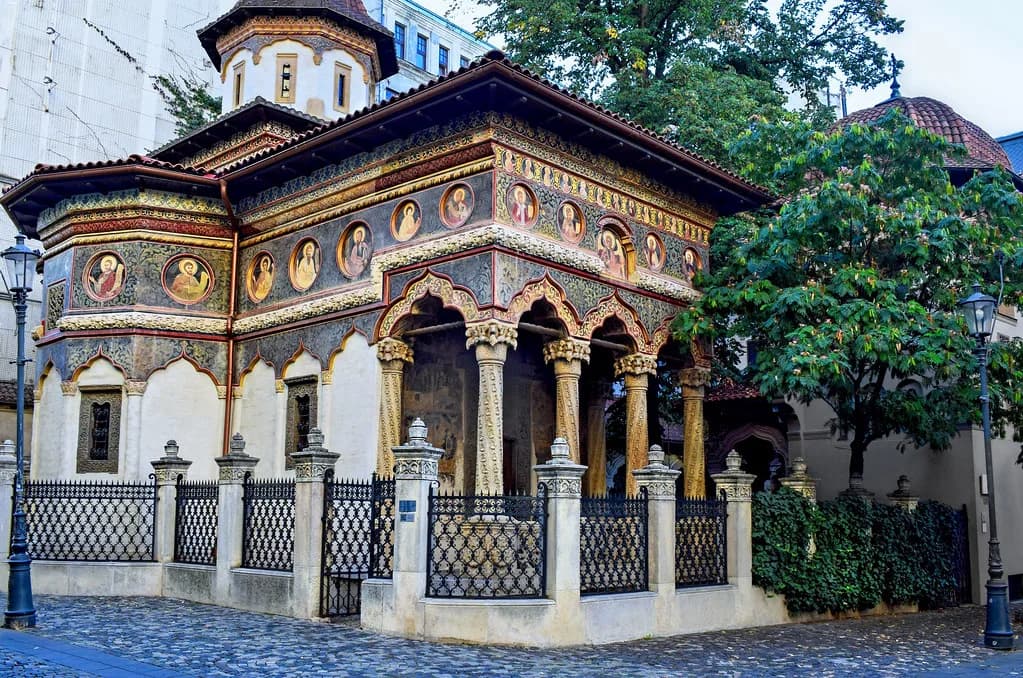 Bucharest Cathedral: Visiting the People's Salvation Cathedral