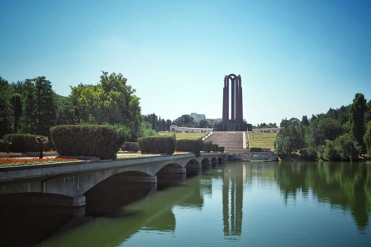 Bucharest Parks: Herăstrău, Cișmigiu, Carol and Tineretului