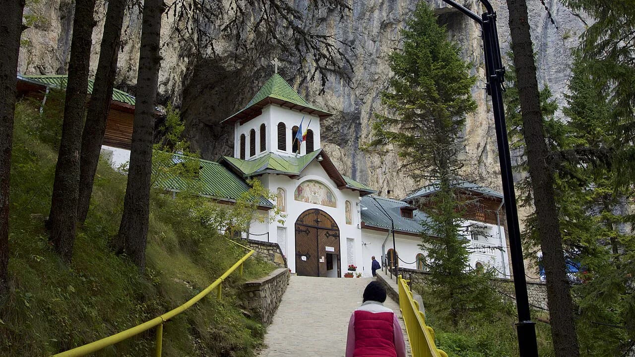 Caves in Romania: Which Show Caves Are Worth the Detour