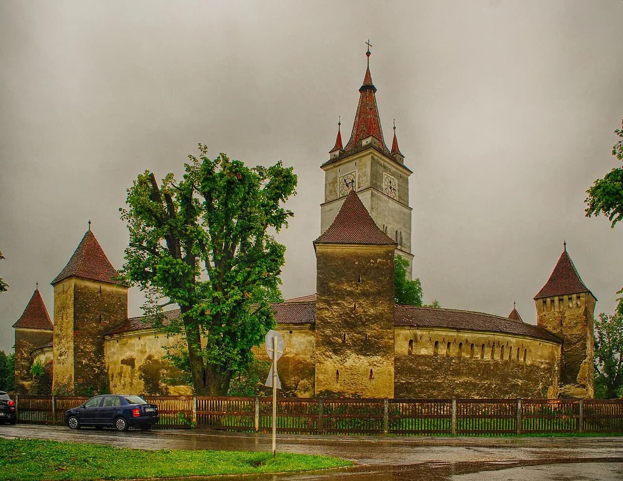 Hărman Fortified Church: What to See and How to Visit