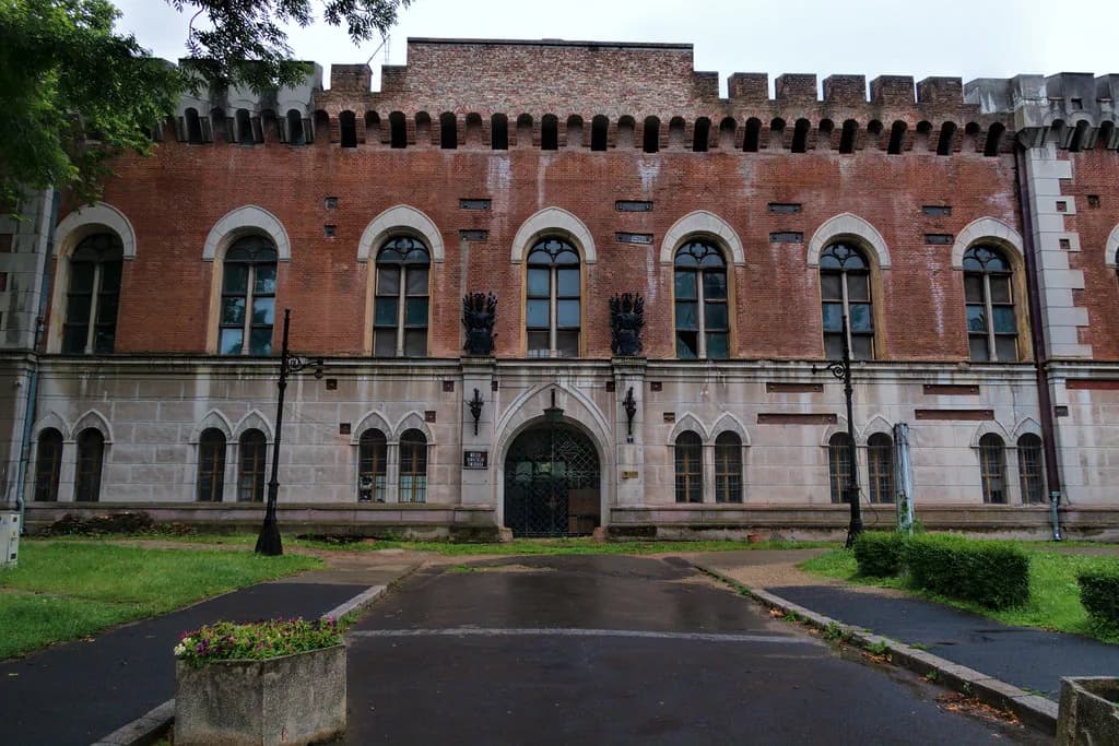 Huniade Castle, Timișoara: visiting the castle and its park