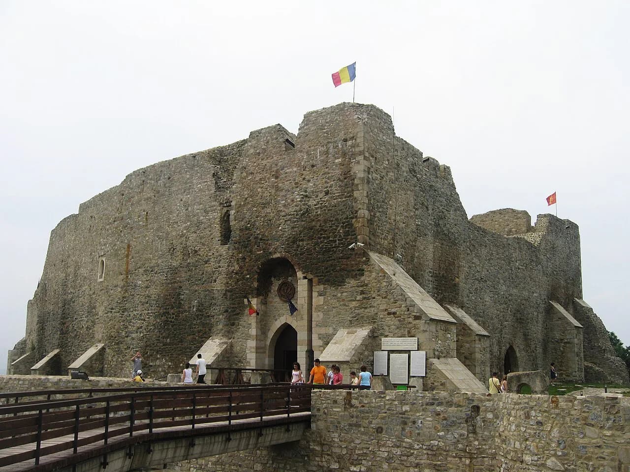 Neamț Citadel: Visiting the Fortress Above Târgu Neamț