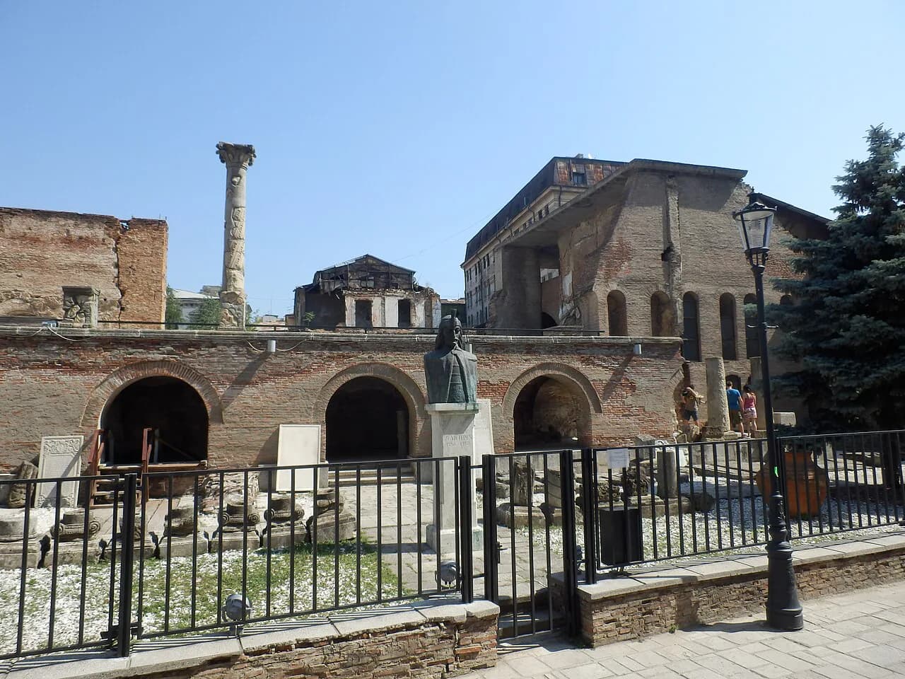 Old Princely Court, Bucharest: Ruins, Church and Vlad III