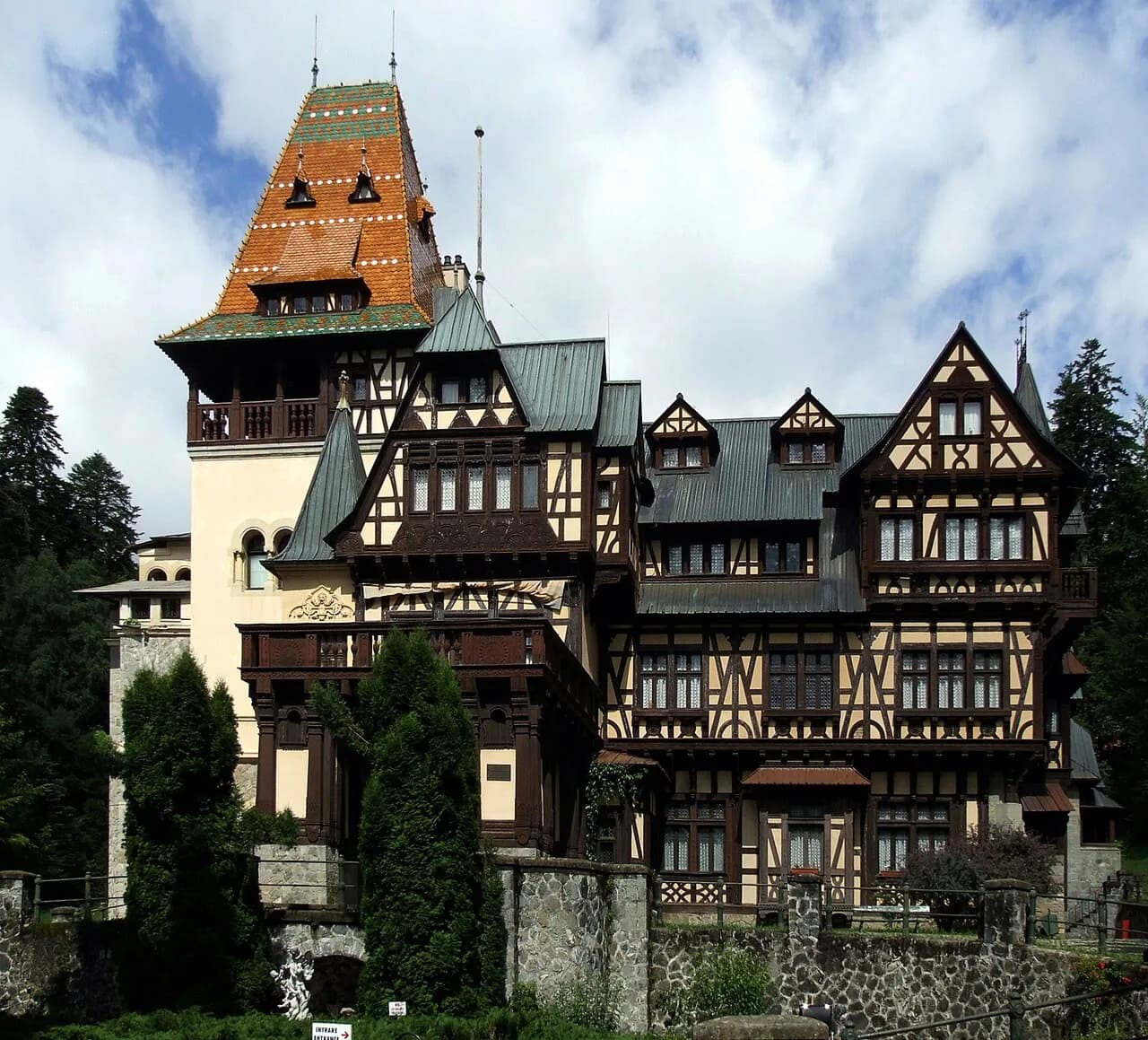 Pelișor Castle, Sinaia: Visiting the Art Nouveau Royal Residence