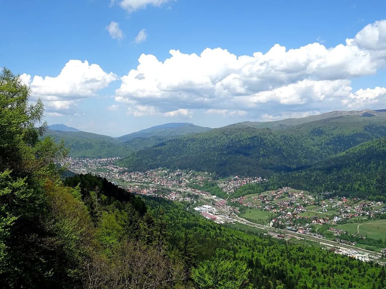 Prahova Valley: Sinaia, Bușteni, Azuga and Predeal for a Stop-off