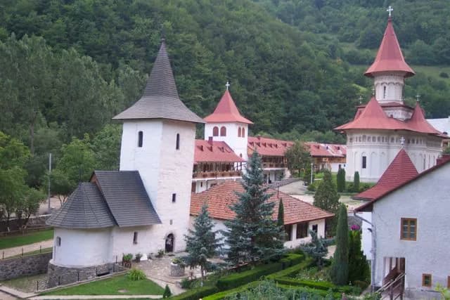 Râmeț Monastery: Visiting the Old Church in the Trascău Mountains
