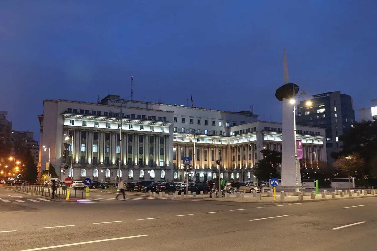 Revolution Square, Bucharest: Piața Revoluției Guide