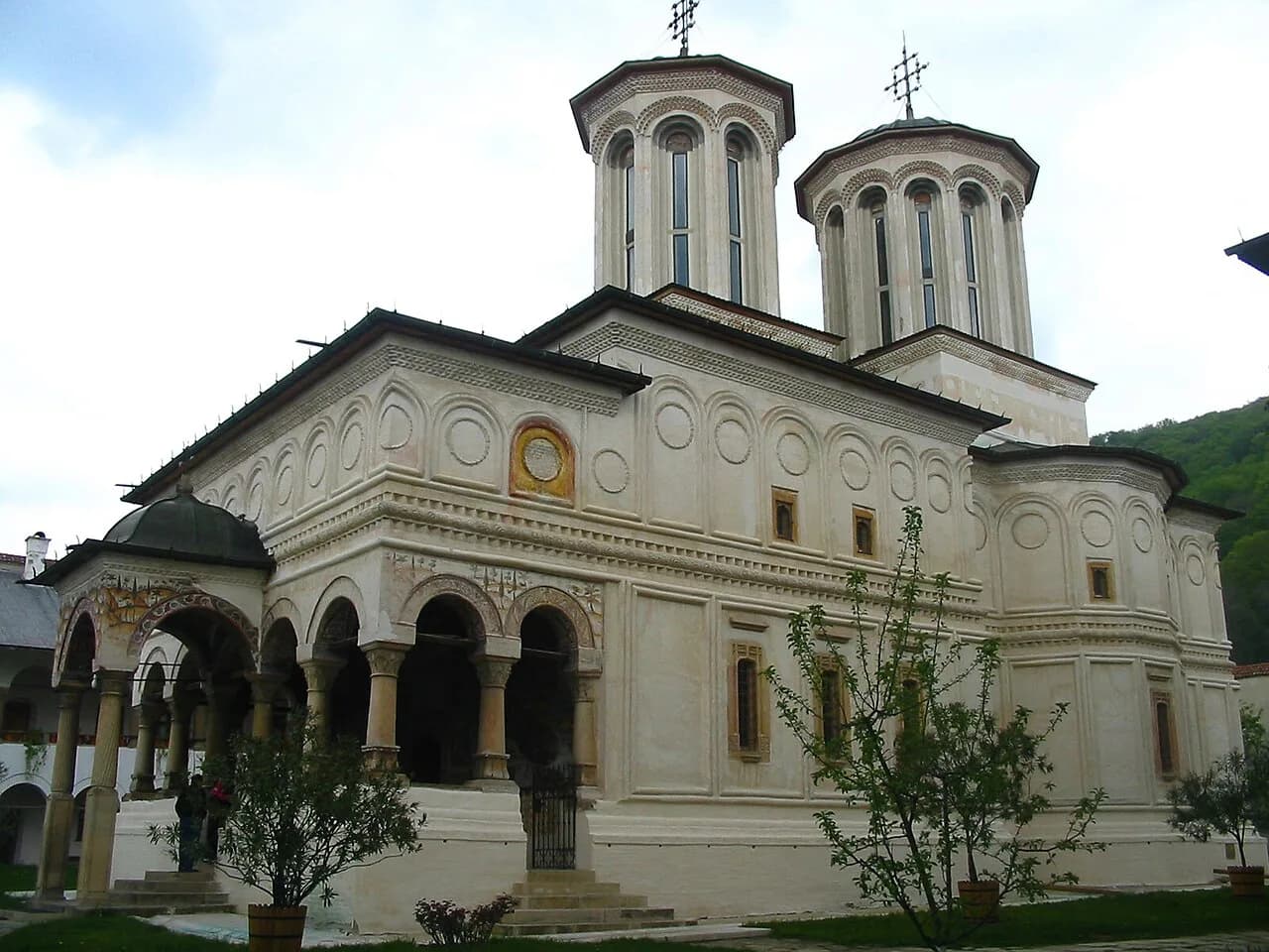Romanian Orthodox Churches: What to See Inside and How to Visit