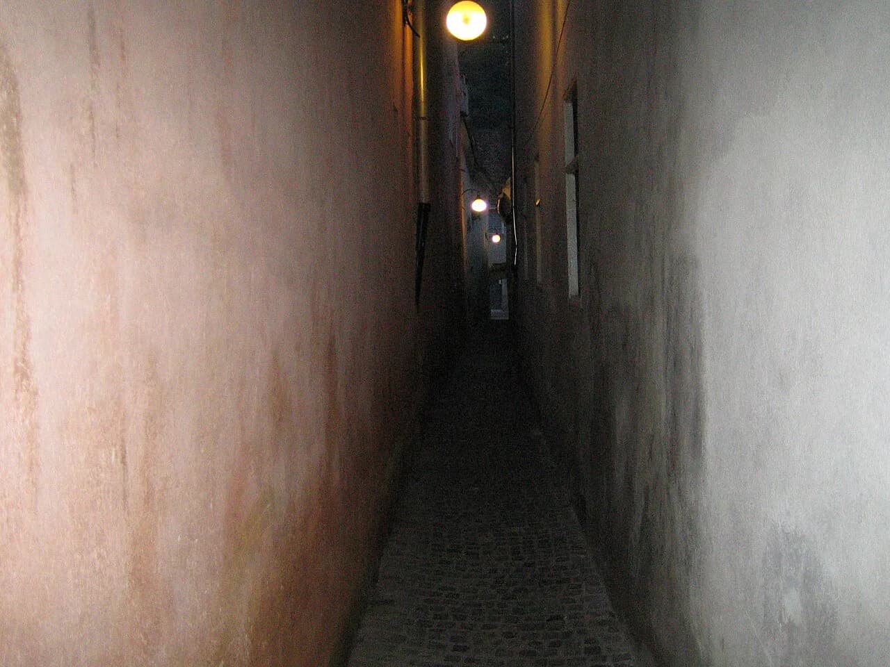 Rope Street Brașov (Strada Sforii): A Candid Guide