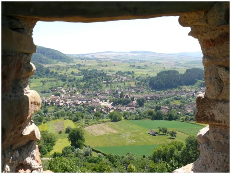 Saschiz: Fortified Church, Hilltop Citadel and How to Visit