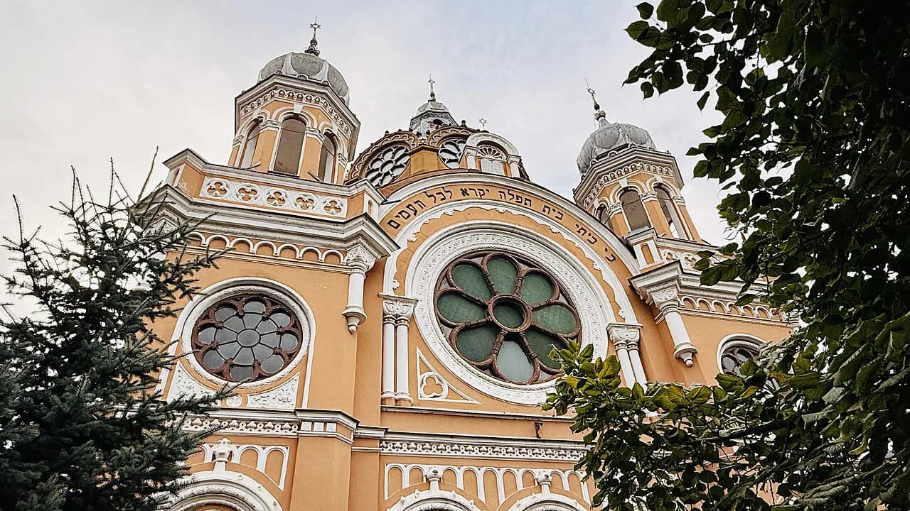 Târgu Mureș: City Guide to the Palace of Culture and Rose Square