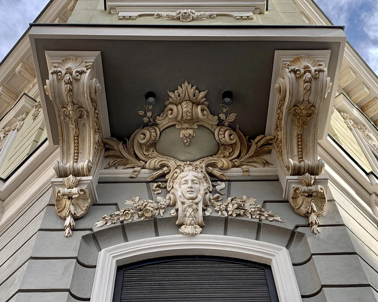 A carved facade on Strada General Berthelot, Bucharest.