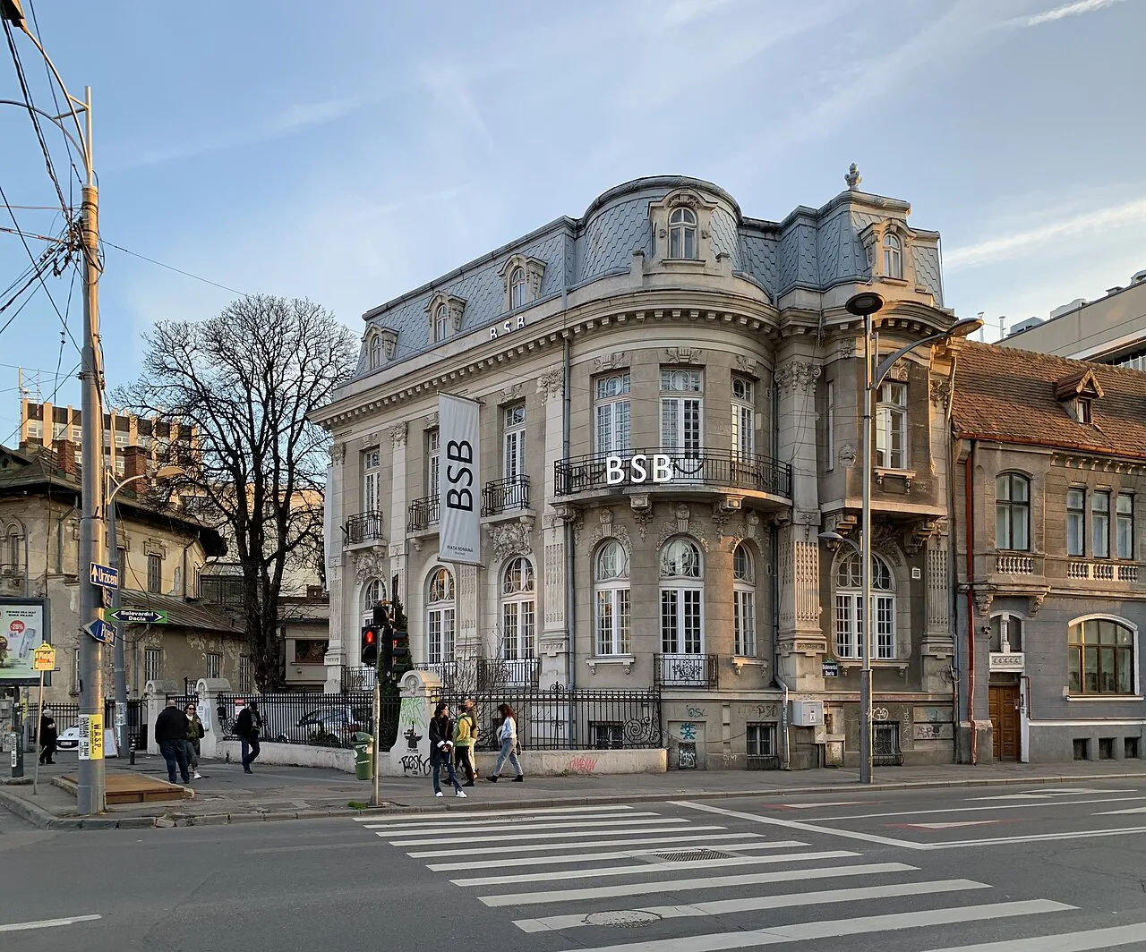 Building at 3 Piața Romană, Bucharest.