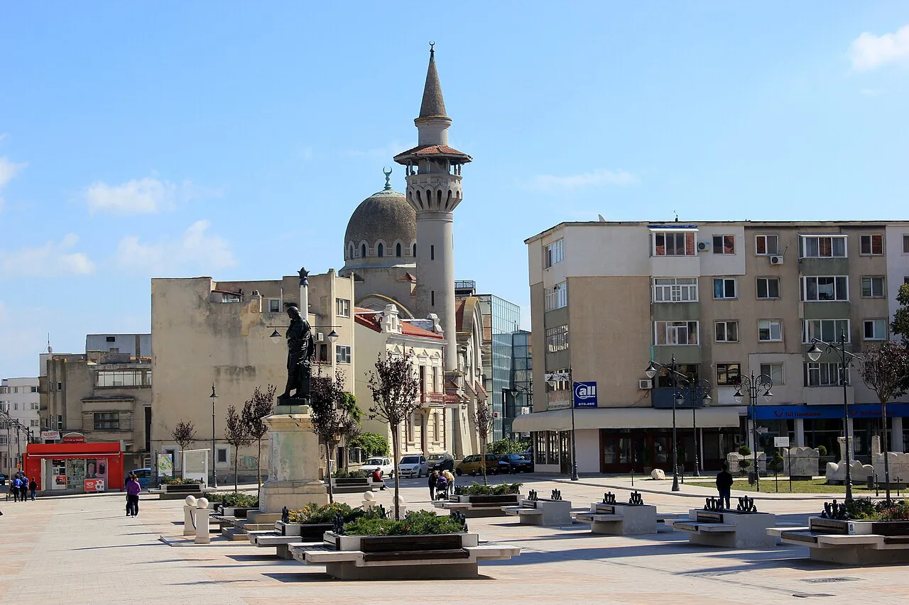 Central Constanța with the minaret of the Carol I Mosque.