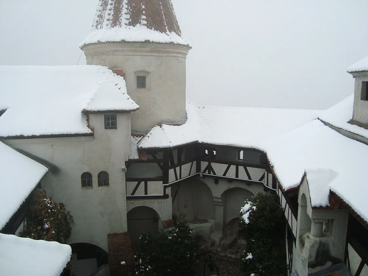 Snow on the courtyard of Bran Castle.