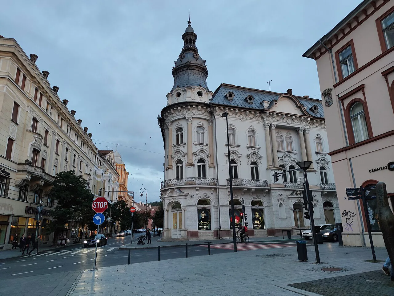A historic building on Piața Unirii, Cluj-Napoca.