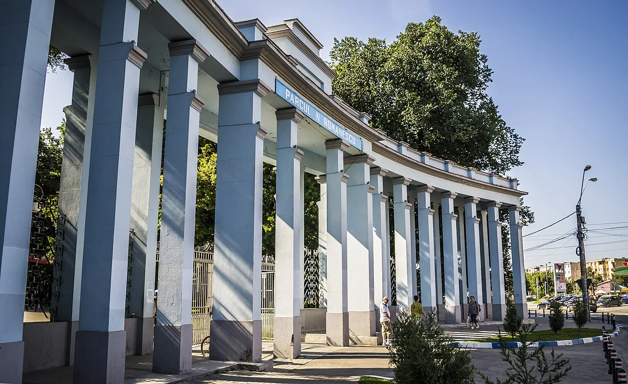 The colonnade at the entrance to Nicolae Romanescu Park, Craiova.