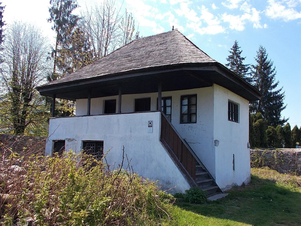 Traditional Argeș house (1867) at the Princely Court in Curtea de Argeș.