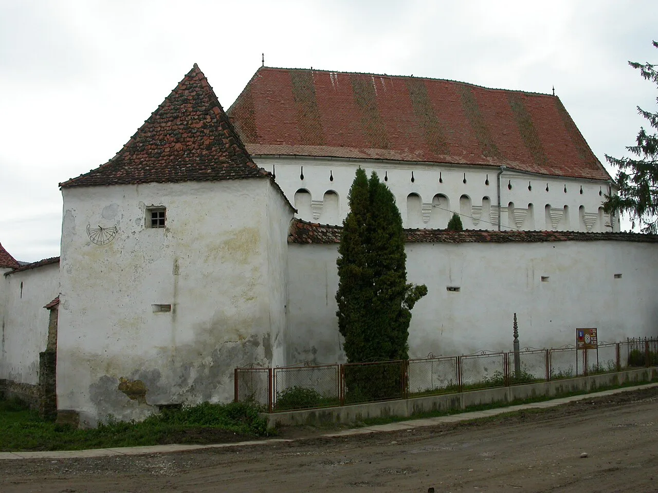 Fortified Unitarian church ensemble in Dârjiu.