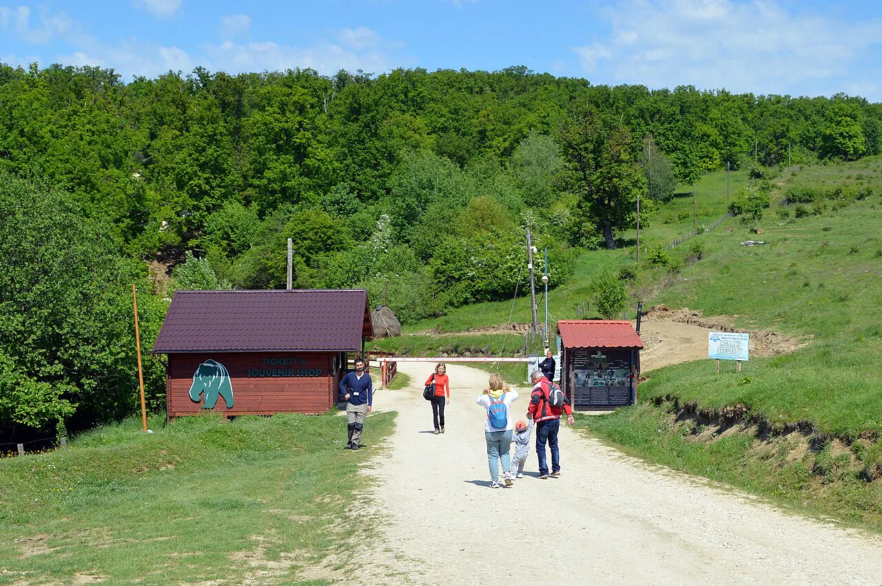 Entrance to the Libearty Bear Sanctuary, Zărnești.