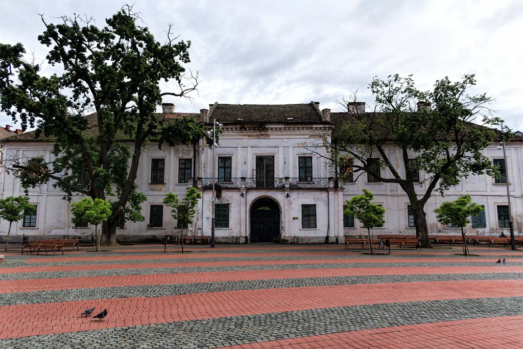 The former garrison building on Piața Libertății in Timișoara.