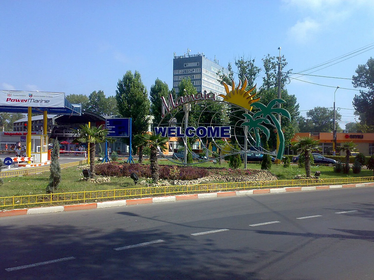 Welcome sign at the entrance to Mamaia, Constanța.
