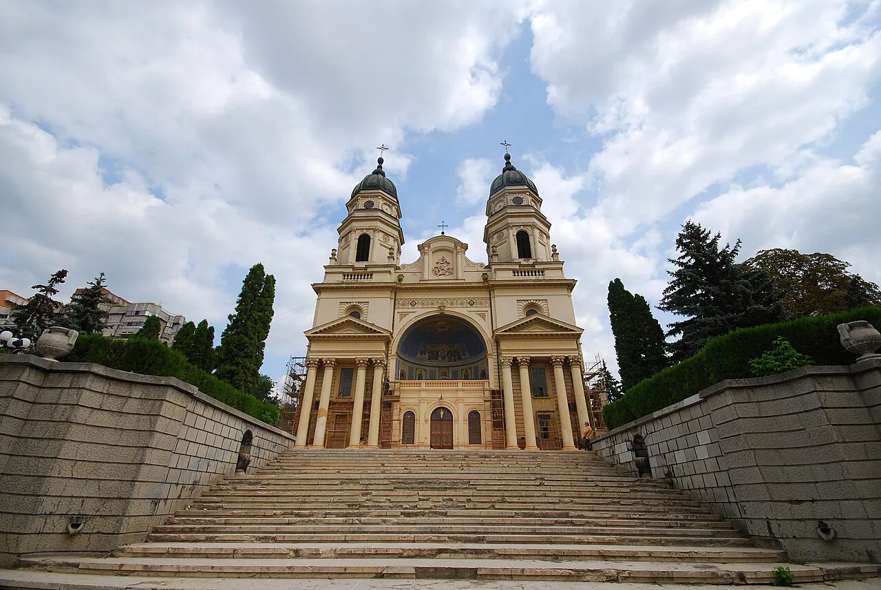 The Metropolitan Cathedral in Iași at the top of its stairs.