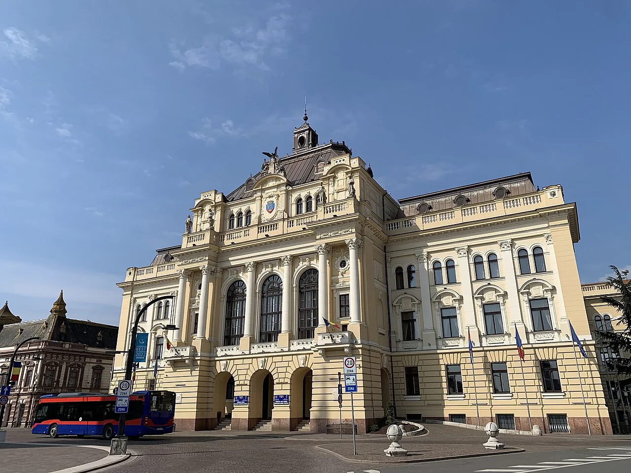 Oradea City Hall (Palatul Primăriei).