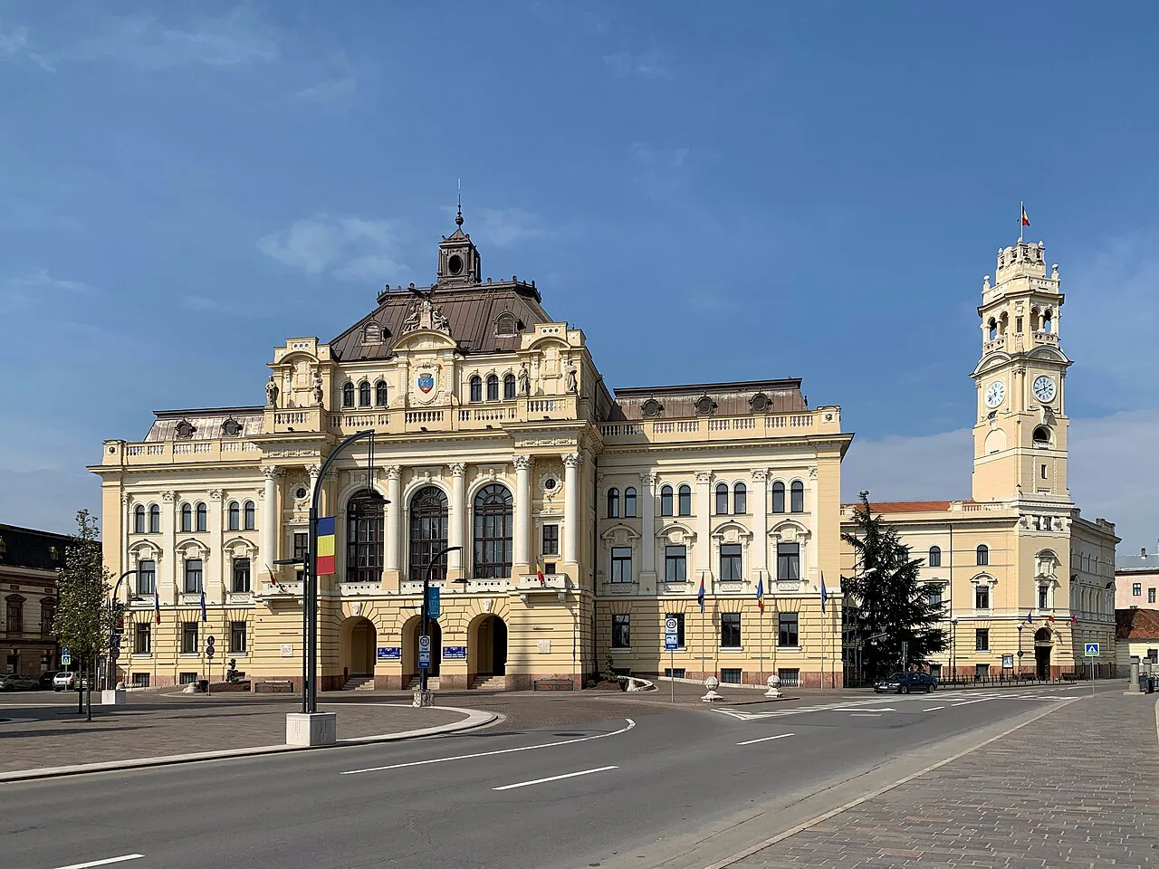 Oradea City Hall (Palatul Primăriei).