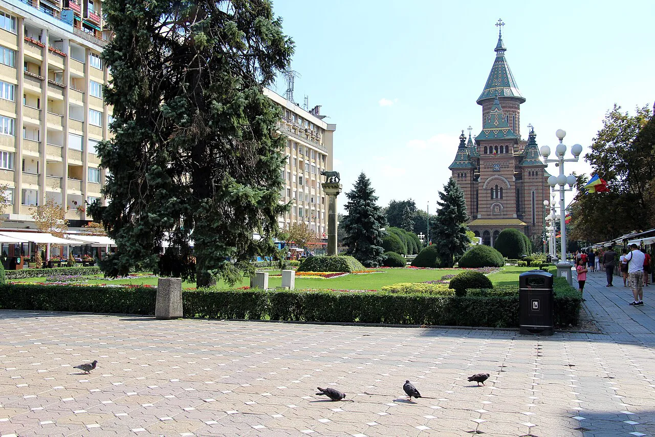 Piața Victoriei and the Orthodox Cathedral, Timișoara.