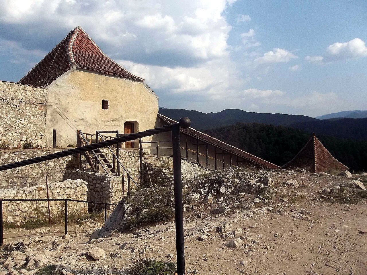 Ruined buildings inside Râșnov Citadel.