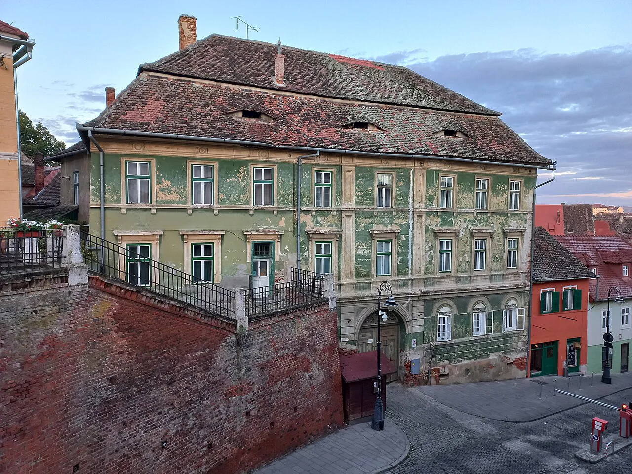 The house at 1 Strada Ocnei above the Bridge of Lies, Sibiu.