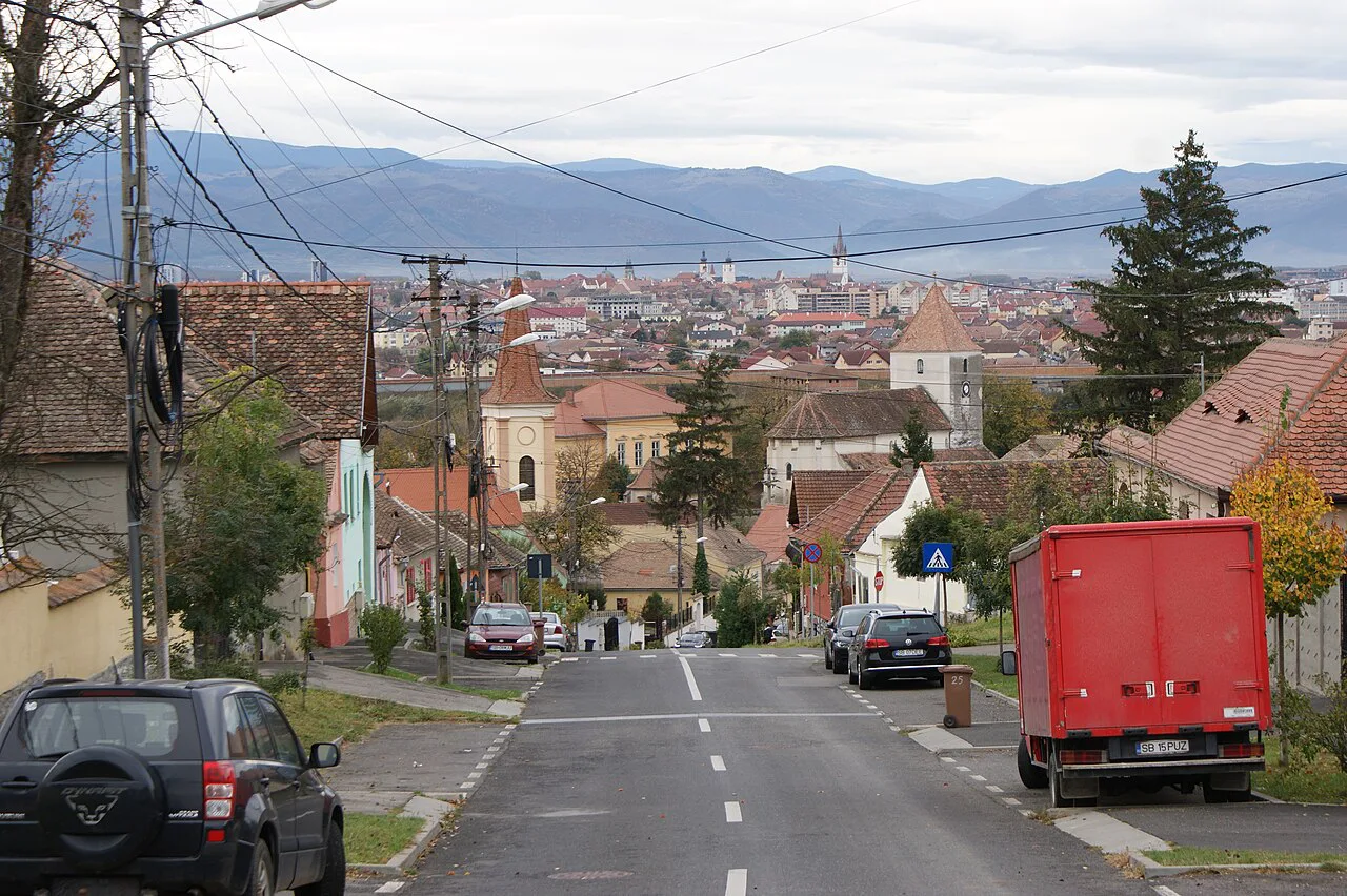 Strada Malinului with a view towards Sibiu.