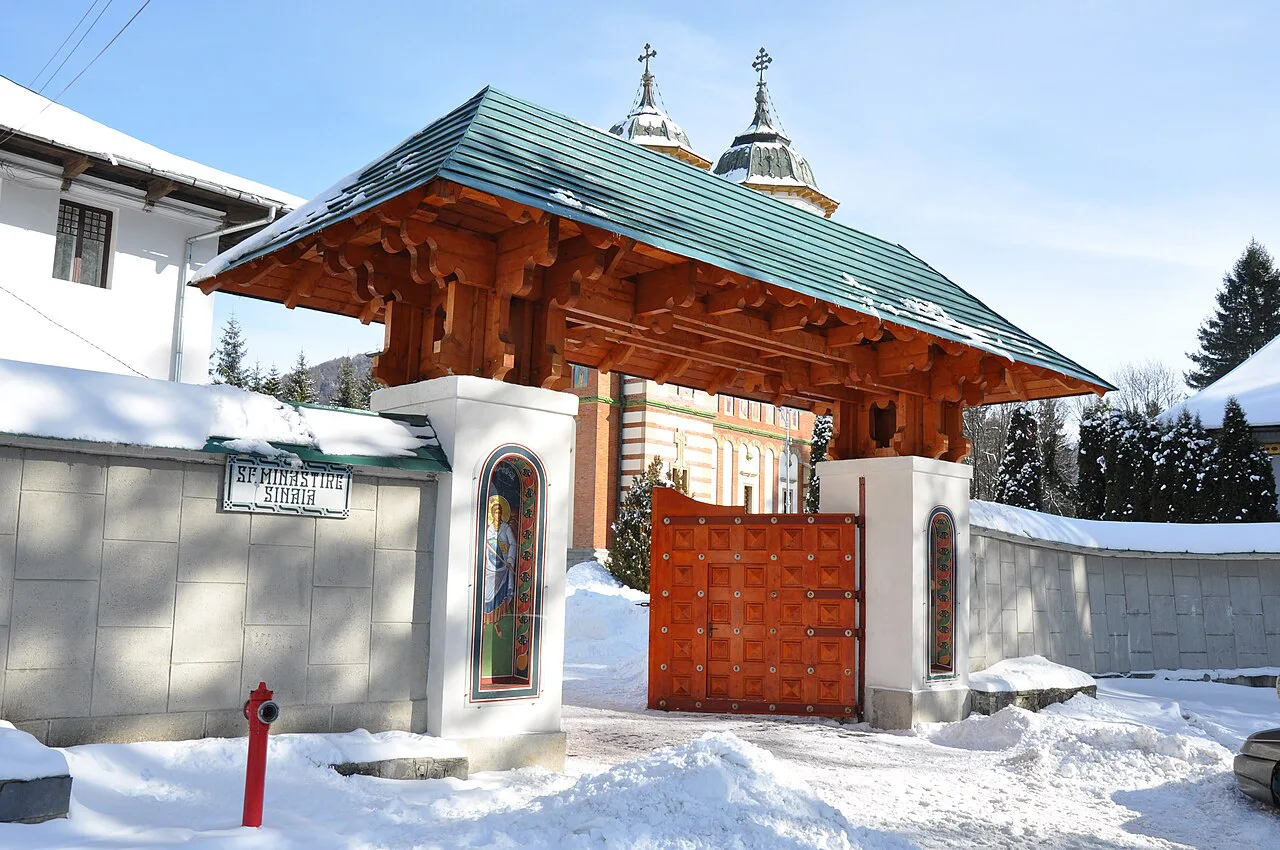 The gate of Sinaia Monastery in winter.