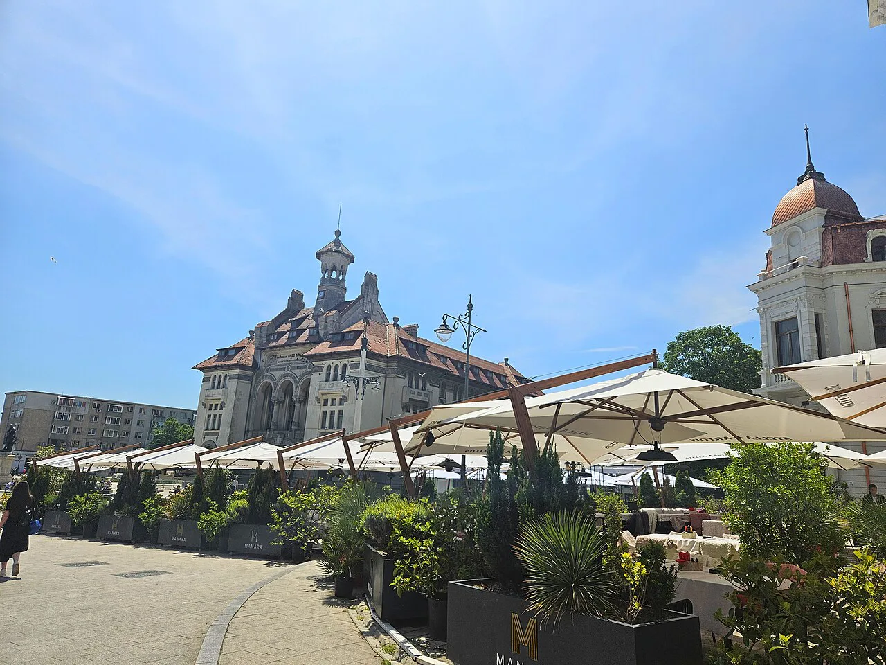 Piața Ovidiu with the History Museum, Constanța.