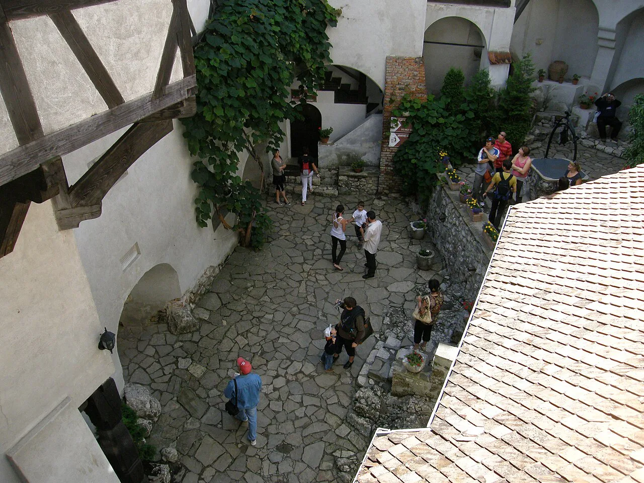 The inner courtyard of Bran Castle.